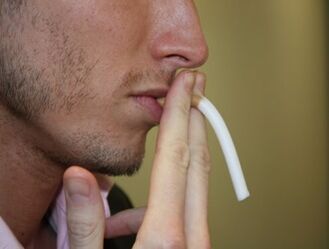 Чоловік, що курить, ризикує заробити проблеми з потенцією